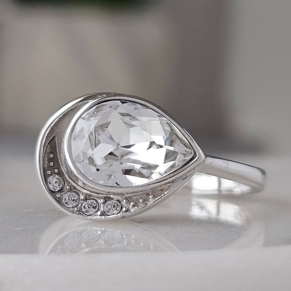 Official Swarovski Crystal Ring, size 7, 925 Sterling Silver